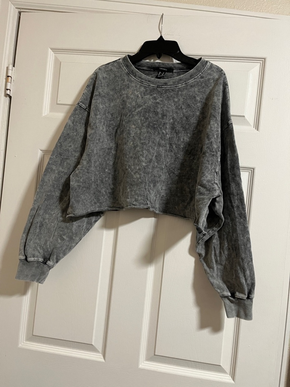 Forever 21 Washed Gray Cropped Pullover Sweatshirt
